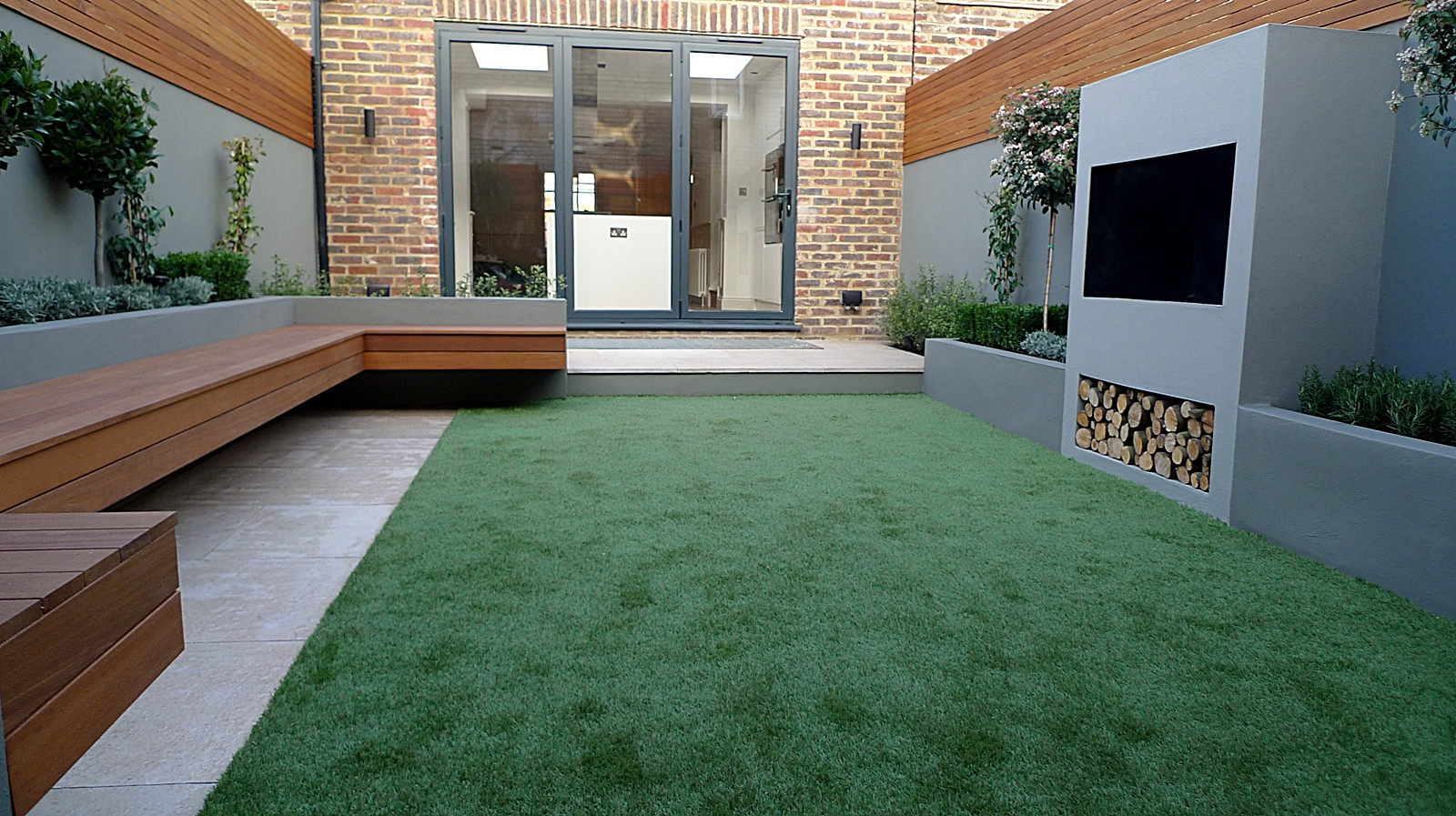 Modern Backyard Landscaping
 Modern & Contemporary Garden Design & Landscaping Clapham