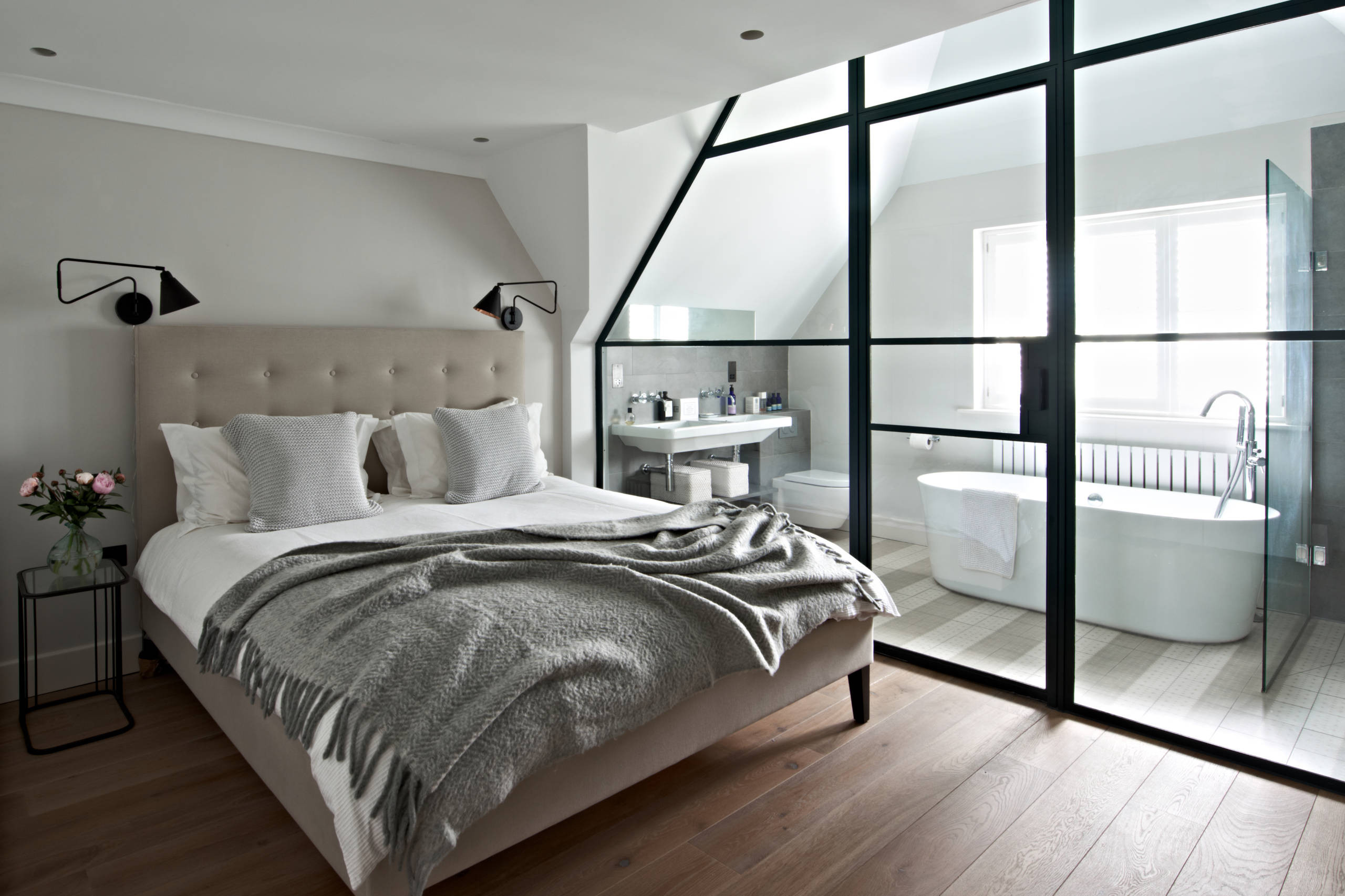 Modern Bedroom Ideas
 16 Luxurious Modern Bedroom Designs Flickering With Elegance