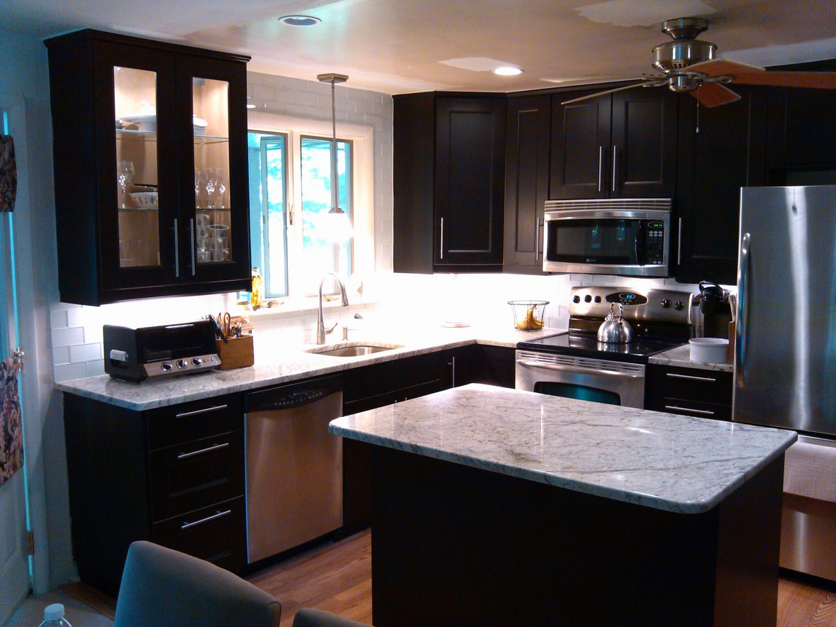 Modern Black Kitchen Cabinets
 Modern Kitchen Cabinet Decor Ideas features Microwave