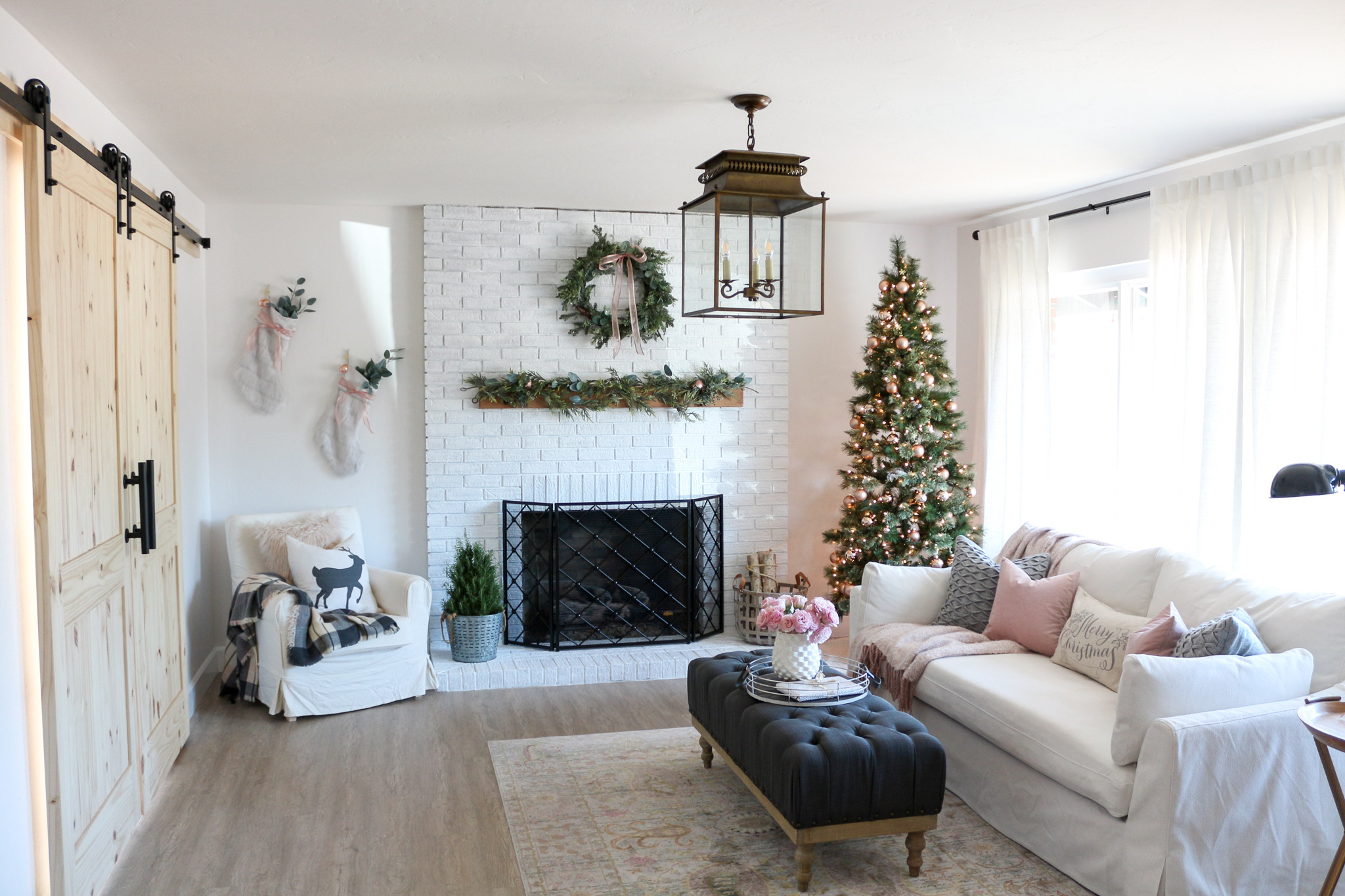 Modern Farmhouse Living Room
 Modern Farmhouse Style Living Room Holiday Tour