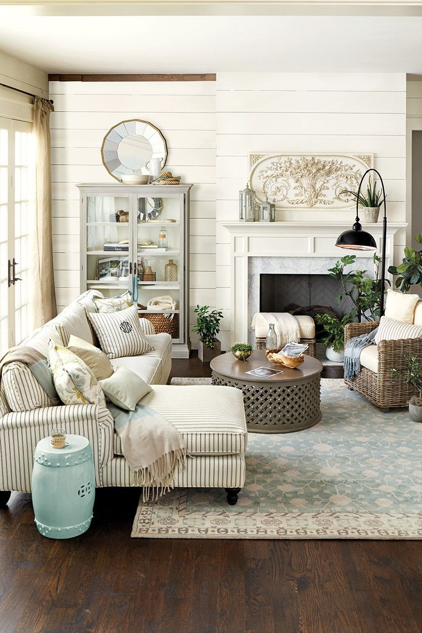 Modern French Country Living Room
 Trending Fretwork