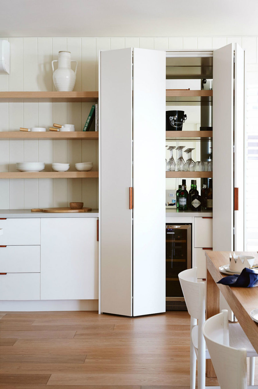 Modern Kitchen Pantry
 Modern Pantry Ideas That are Stylish and Practical