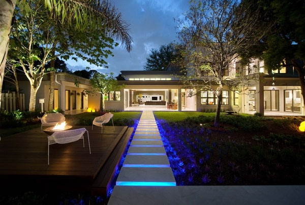 Modern Landscape Lighting
 A Trail of Lights To Surround the Home in Brilliance