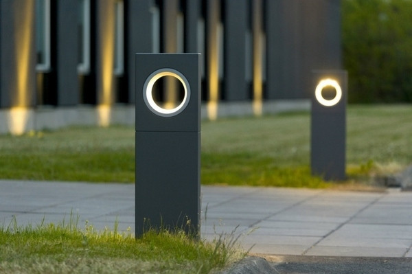 Modern Landscape Lights
 Modern garden lighting ideas – awesome LED landscape lighting