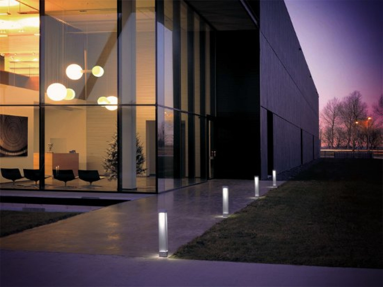 Modern Landscape Lights
 Get 25 Sorts of Possibilities with Modern outdoor lights