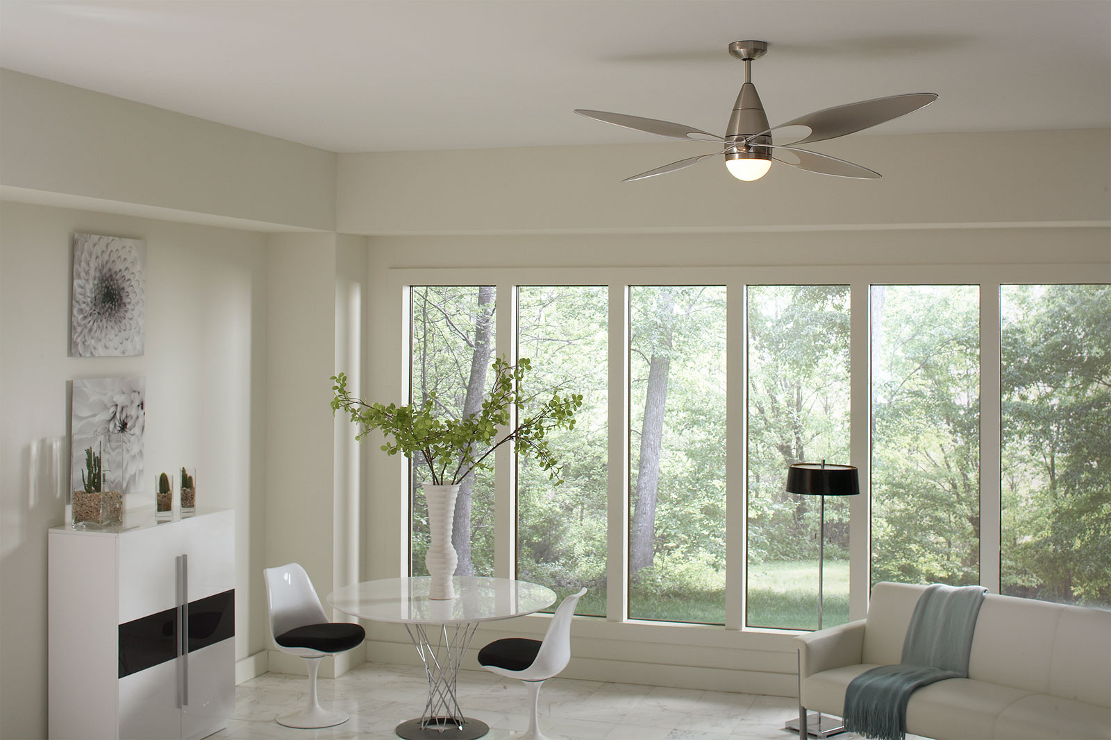 Modern Living Room Ceiling Fan
 Modern Ceiling Fan with Stunning Visual Amaza Design