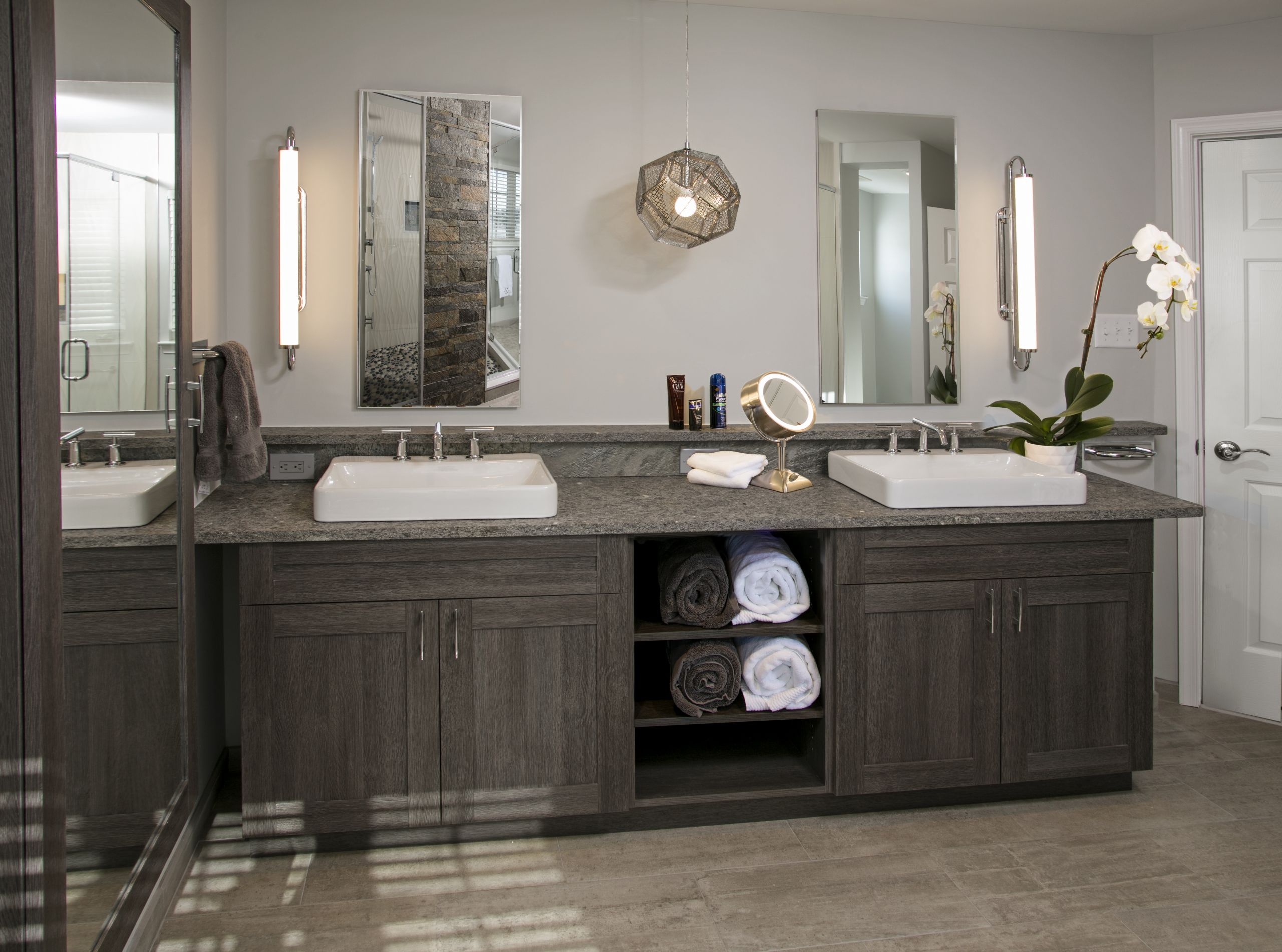 Modern Master Bathroom Ideas
 Modern Bathrooms Designs and Remodeling