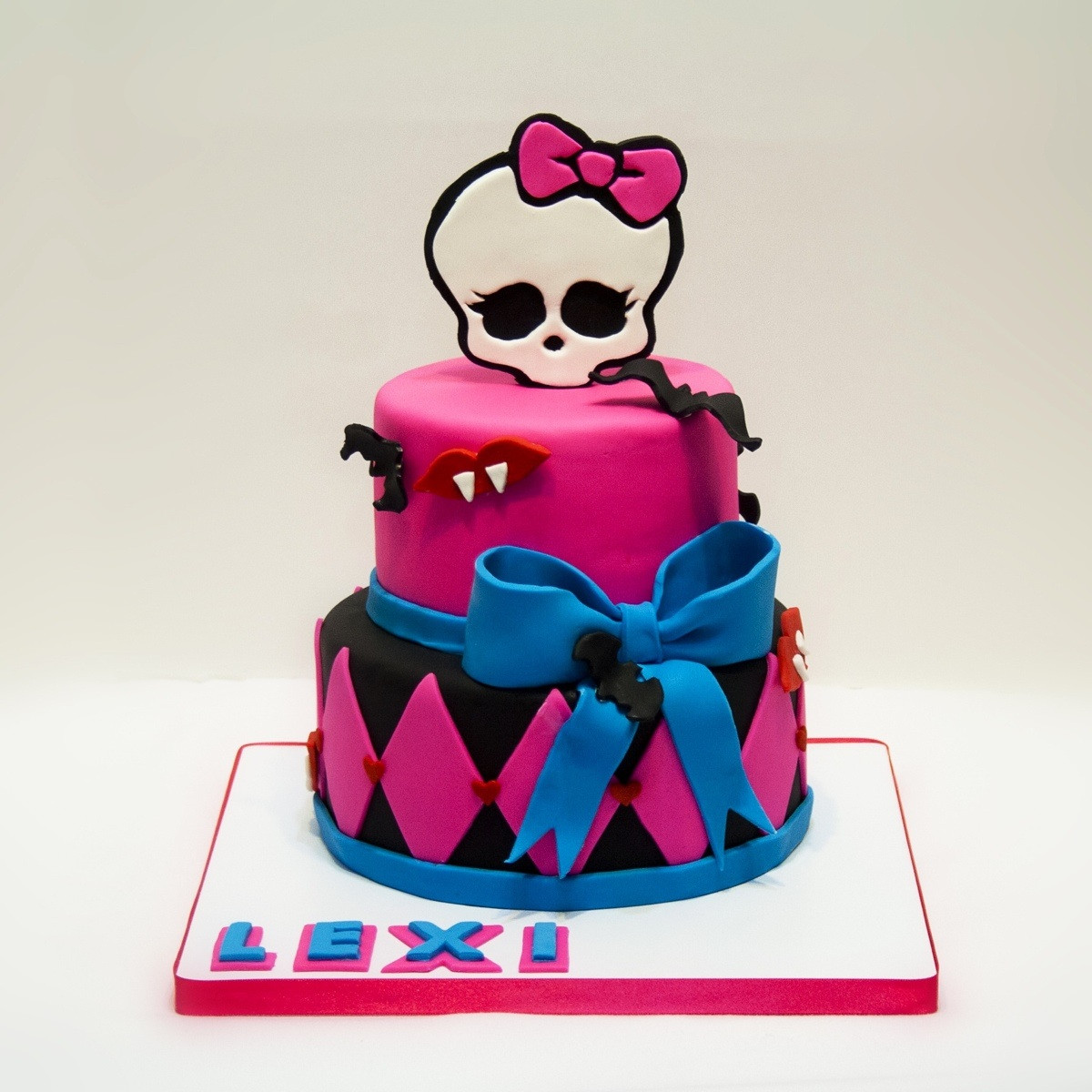 Monster High Birthday Cakes
 25 Monster High Cake Ideas and Designs EchoMon