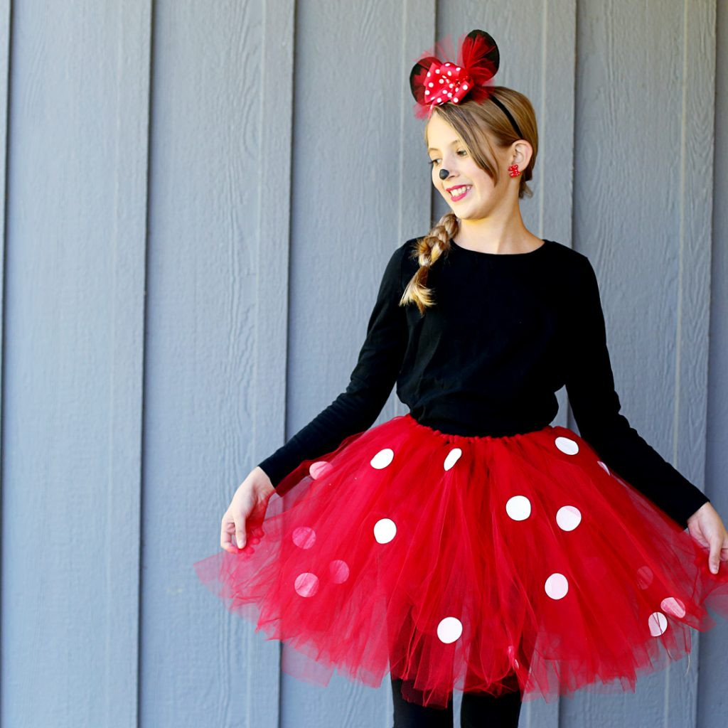 Mouse Costume DIY
 DIY Minnie Mouse Costume yep NO sew Sugar Bee Crafts