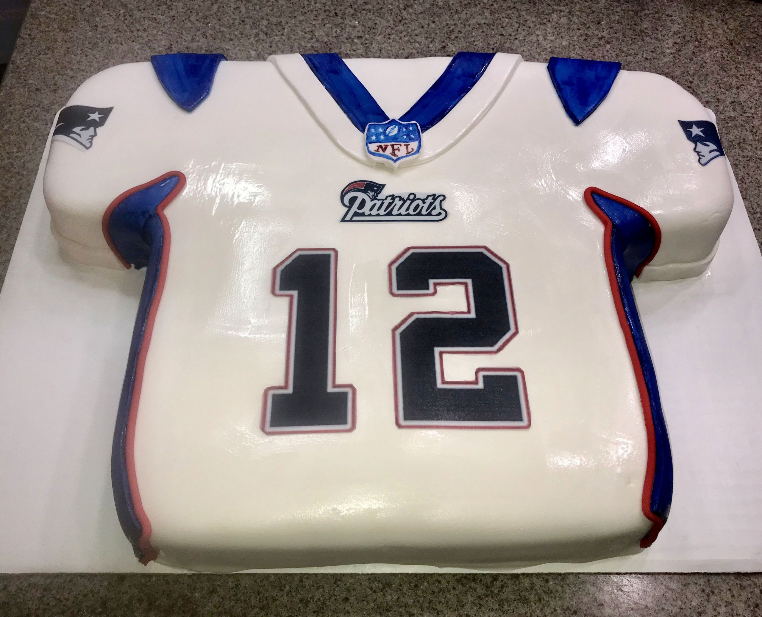 New England Patriots Birthday Cake
 New England Patriots Tom Brady jersery birthday cake