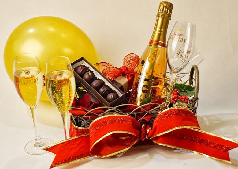 New Years Eve Gift Basket Ideas
 New Years Eve 24K Gold Luxury Gift Baskets by StyleshopUSA
