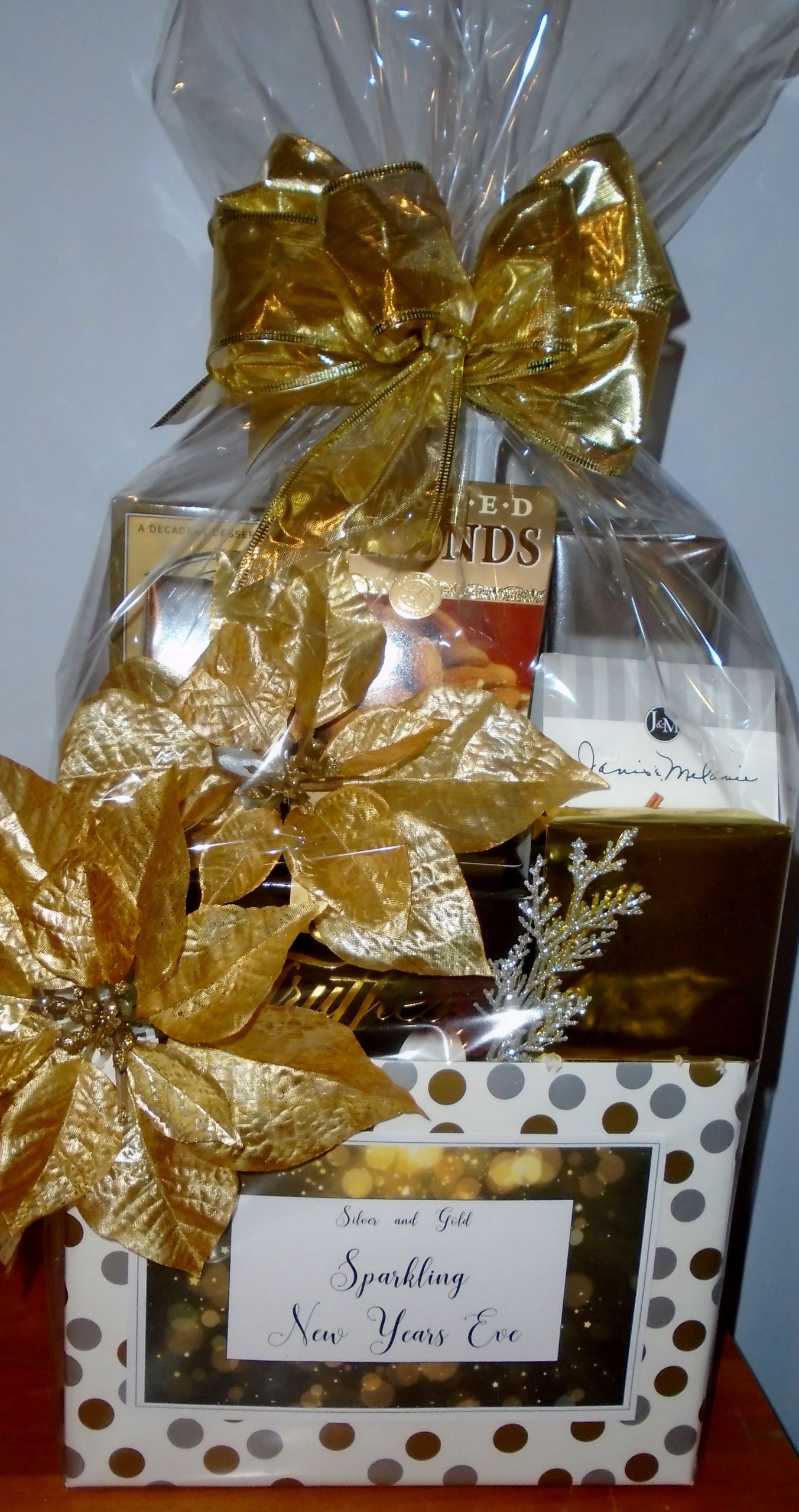New Years Eve Gift Basket Ideas
 Beautiful option for New Year s Eve celebrations