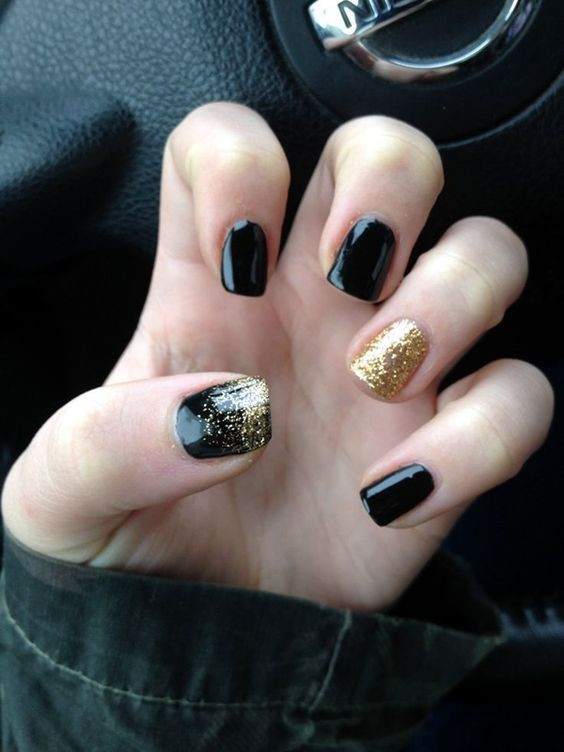 New Years Nail Design Ideas
 20 Nail Designs for New Years Eve Pretty Designs