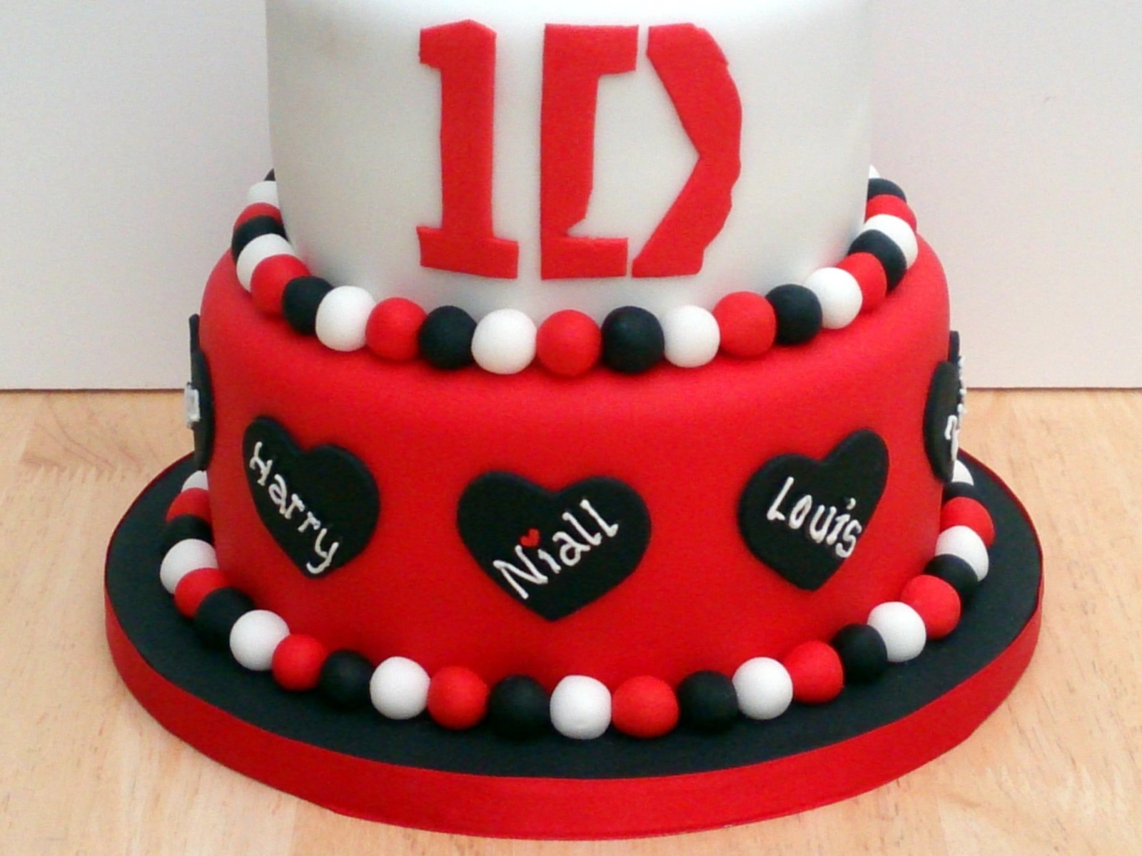 One Direction Birthday Cake
 2 Tier e Direction Cake Featuring Niall Susie s Cakes