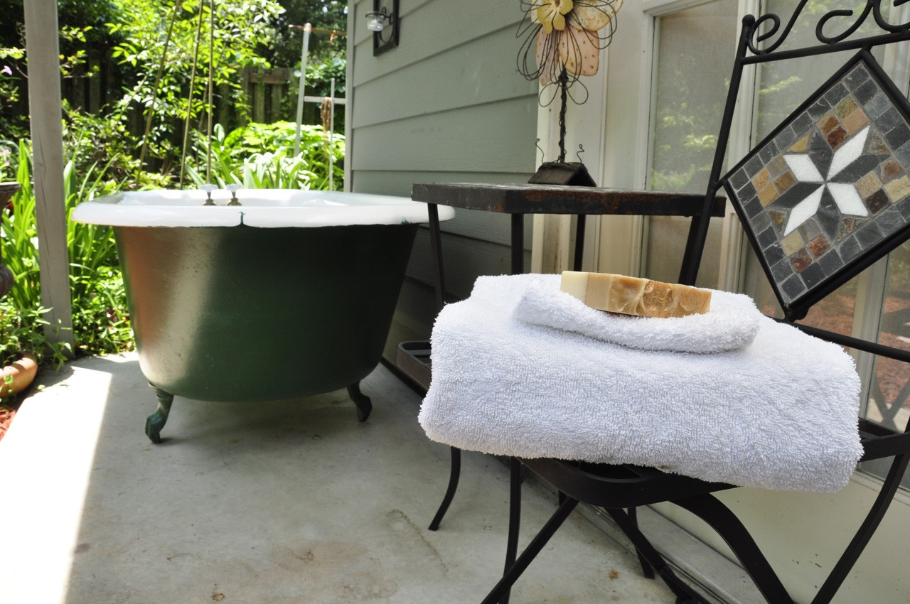 Outdoor Bathtub DIY
 Catch Light DIY Outdoor Bathtub