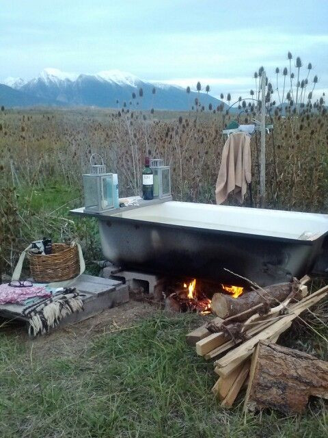 Outdoor Bathtub DIY
 Under the Stars & Bathing Lori Parr