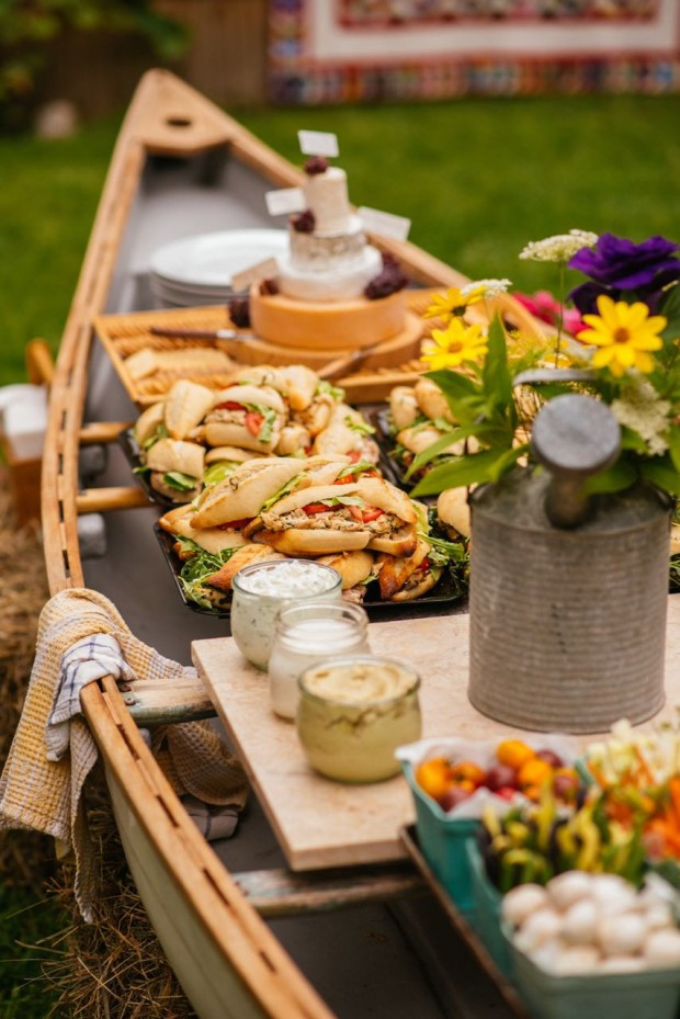 Outdoor Beach Party Ideas
 How to set up an outdoor buffet in a canoe