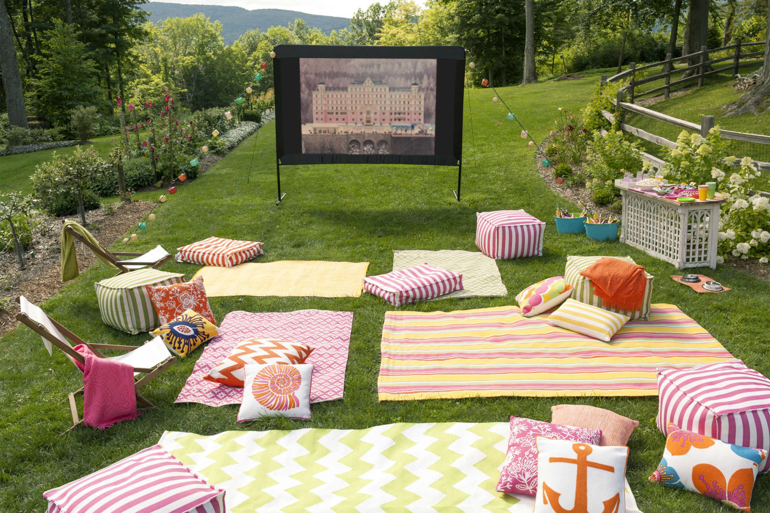 Outdoor Birthday Party
 10 Tips for Hosting an Outdoor Movie Night