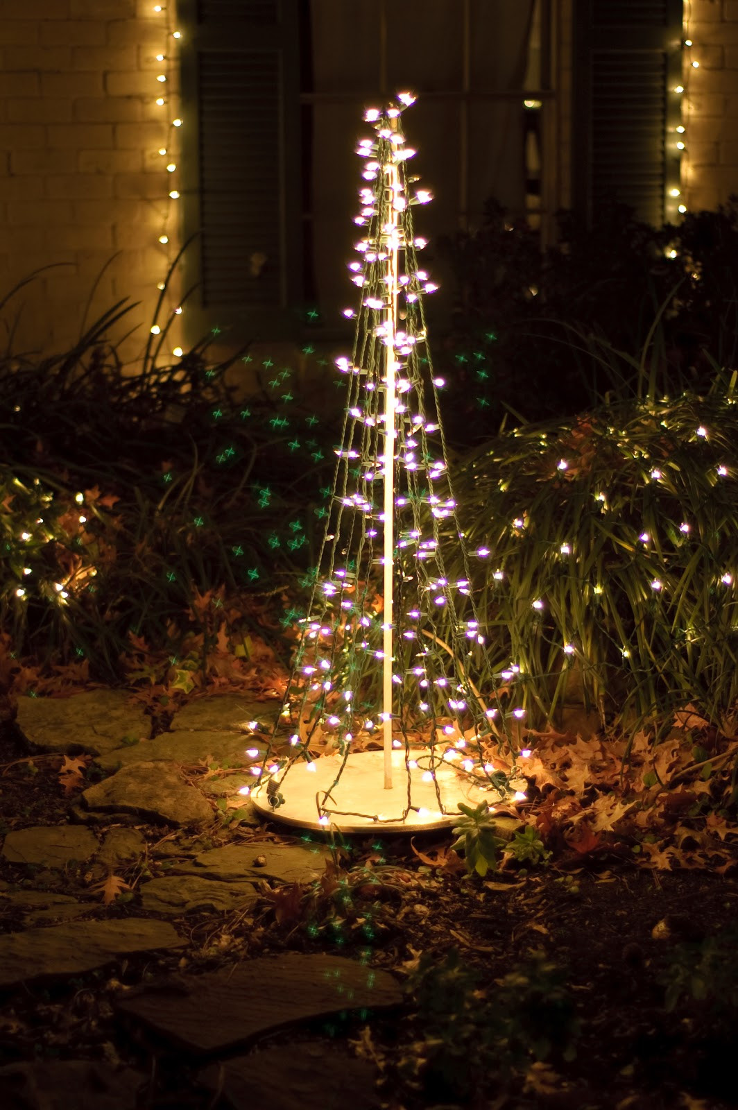 Outdoor Christmas Tree With Lights
 Lilybug Designs Outdoor Christmas Tree