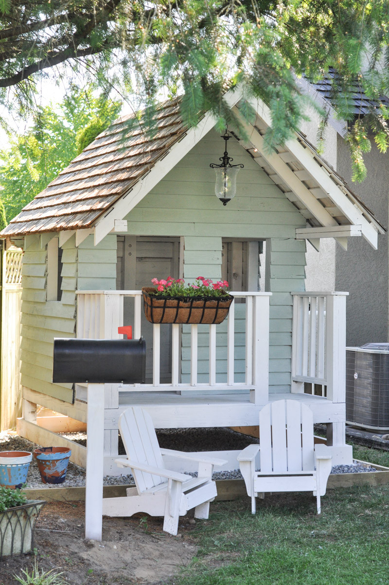 Outdoor Kids Playhouse
 20 Adorable Outdoor Playhouse Ideas for Kids That Are No