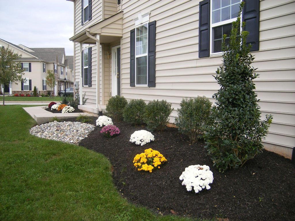 Outdoor Landscape Around House
 landscape around a patio