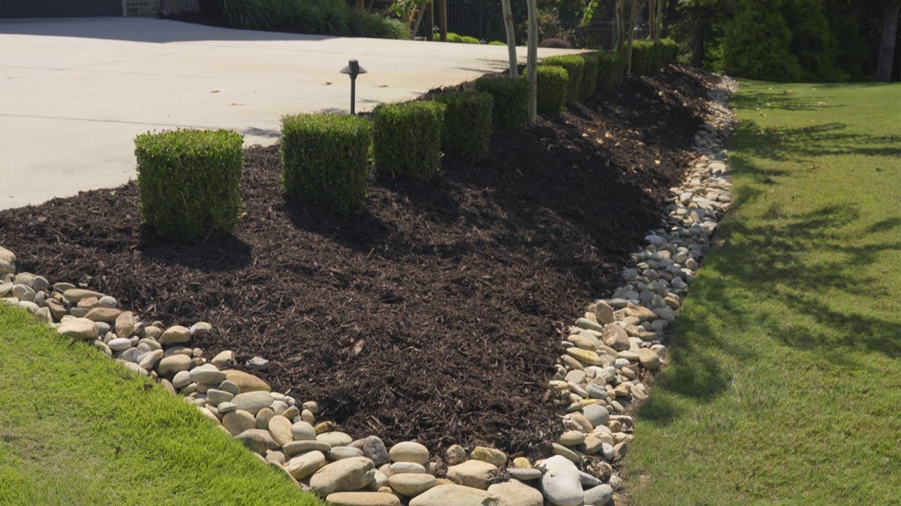 Outdoor Landscape Borders
 Gain An Edge Landscape and Garden Edging Ideas