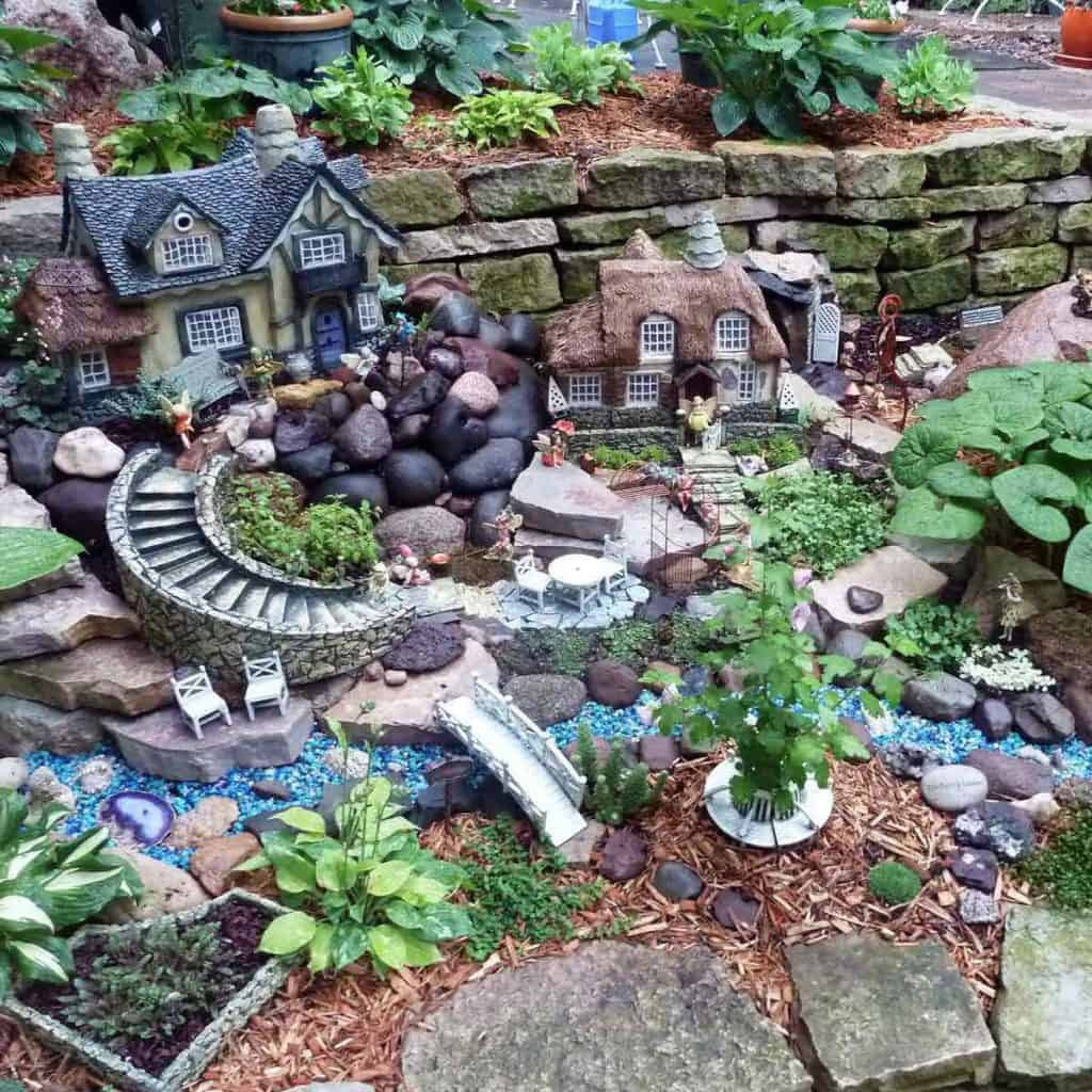 Outdoor Landscape Diy
 Creating Fantasyland with 20 DIY Fairy Garden Ideas