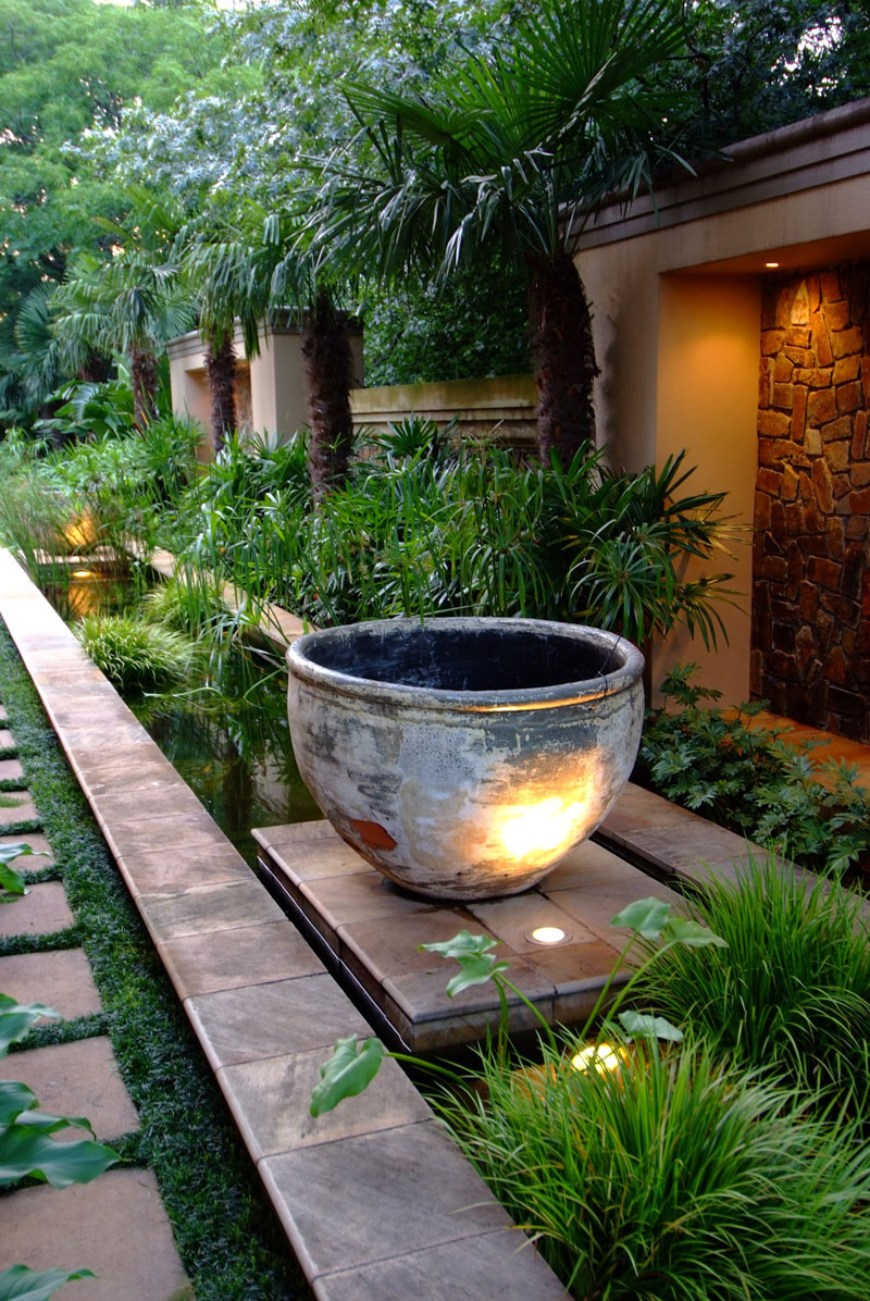 Outdoor Landscape Pots
 4 Ideas on landscaping with pots