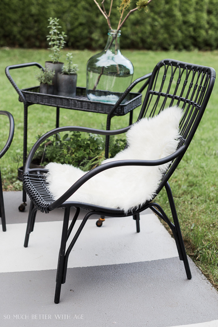 Outdoor Landscape Seating
 How to Create Two Outdoor Seating Areas in a Small Space