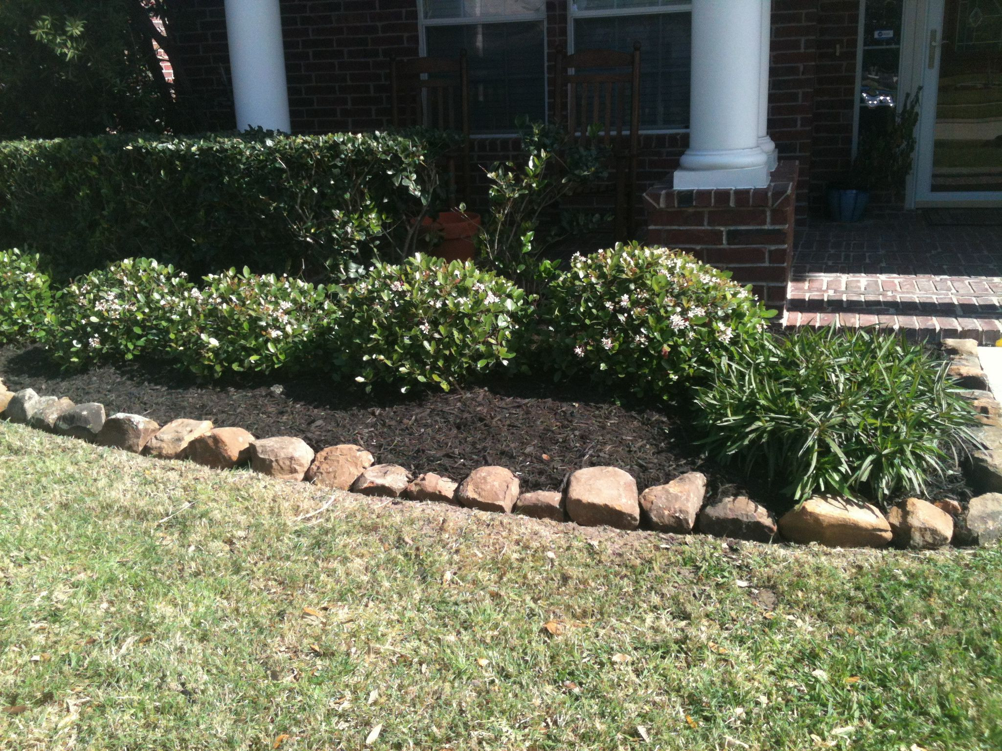 Outdoor Landscape With Rocks
 Decorative Landscaping with Rocks for a Natural House