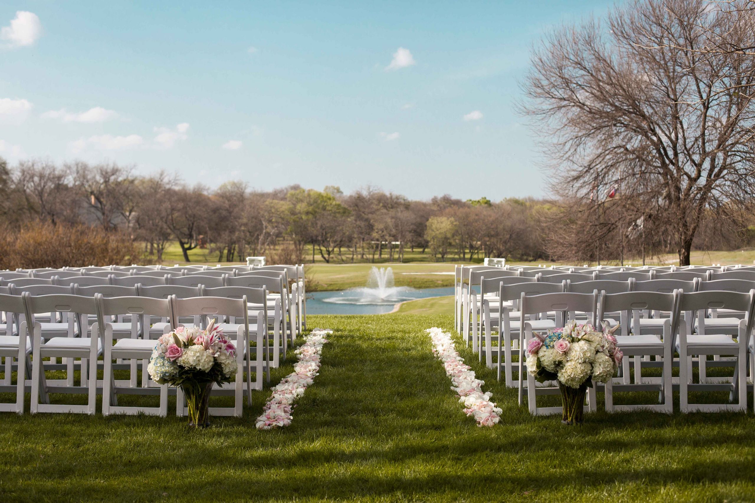 Outdoor Wedding Venues
 5 Gorgeous Outdoor Wedding Venues in Dallas