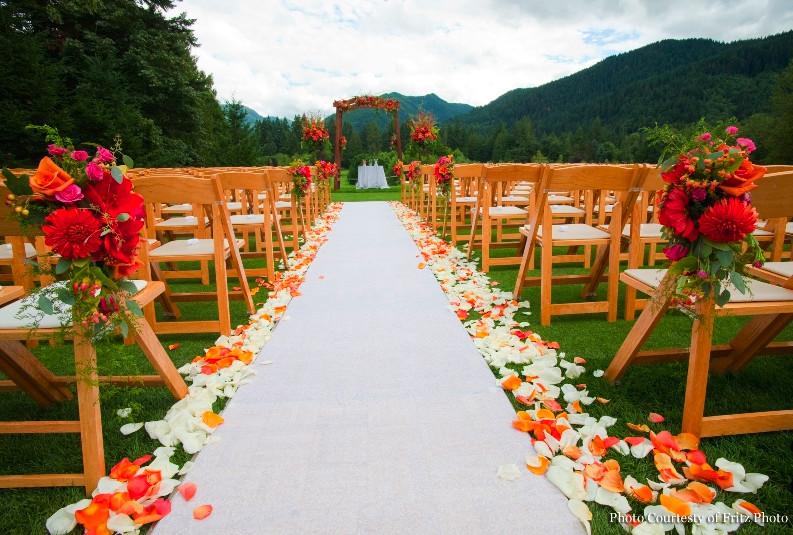 Outdoor Wedding Venues Oregon
 Beautiful outdoor wedding The Resort at The Mountain