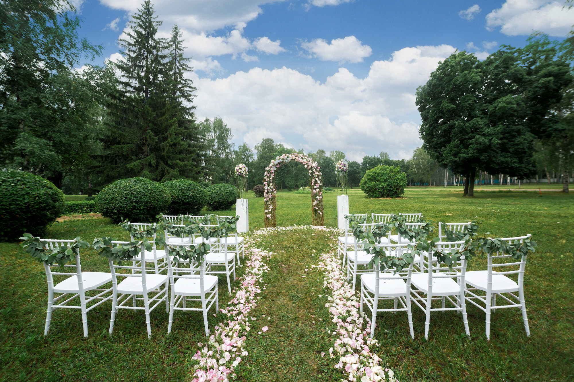 Outdoor Wedding Venues
 What to Look For In Outdoor Wedding Venues