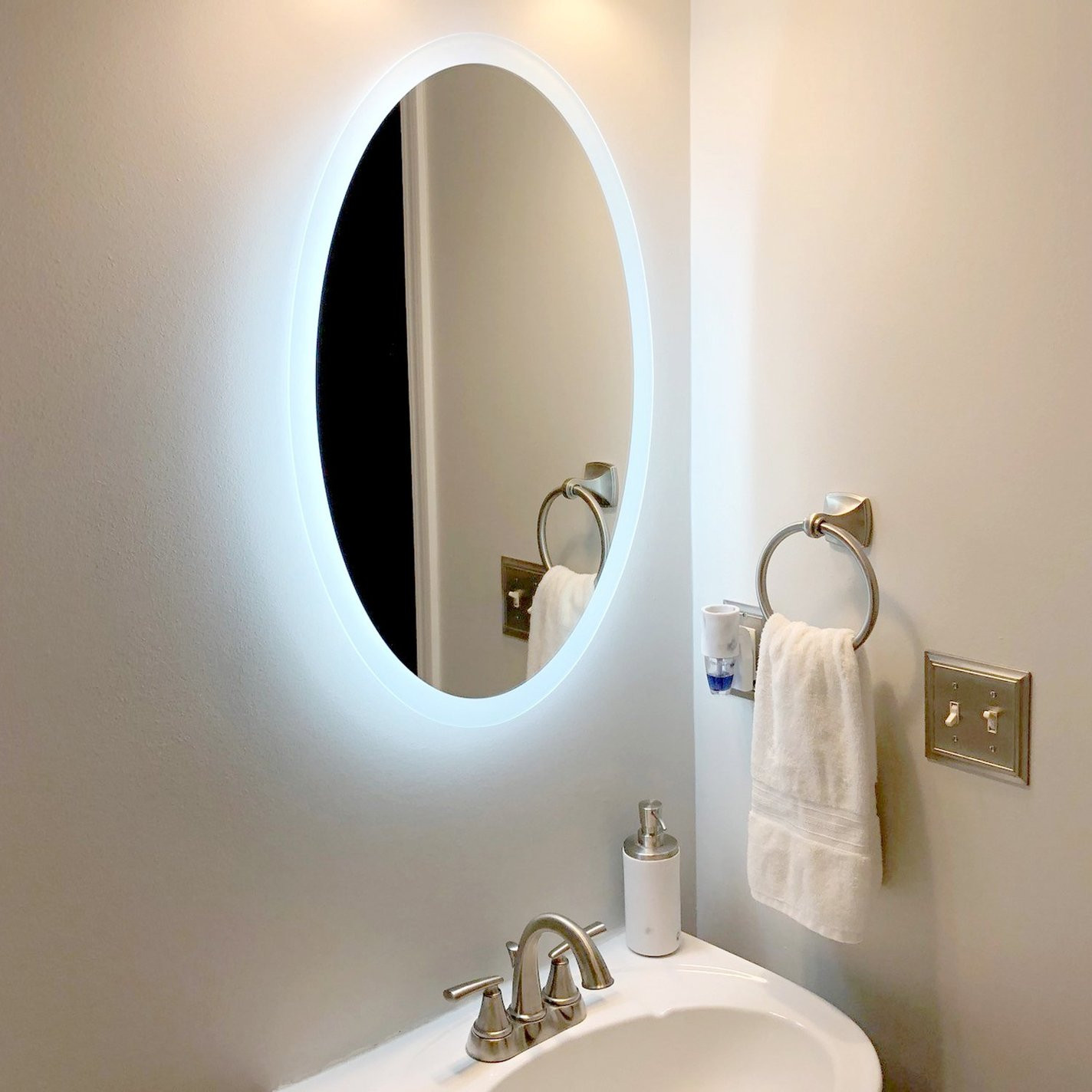 Oval Bathroom Vanity Mirrors
 Side Lighted LED Bathroom Vanity Mirror 32" x 40" Oval