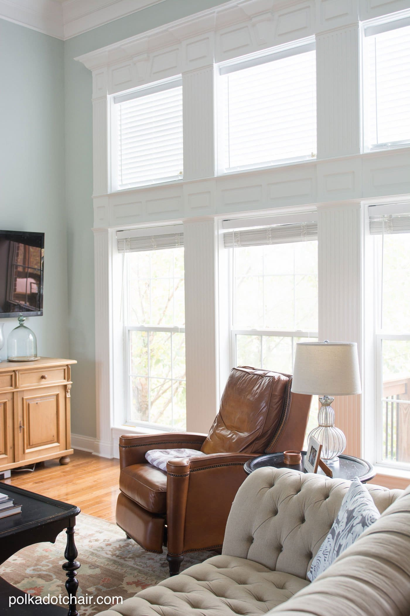 Painting Living Room
 Ways to Update Your Living Room Without Breaking the Bank