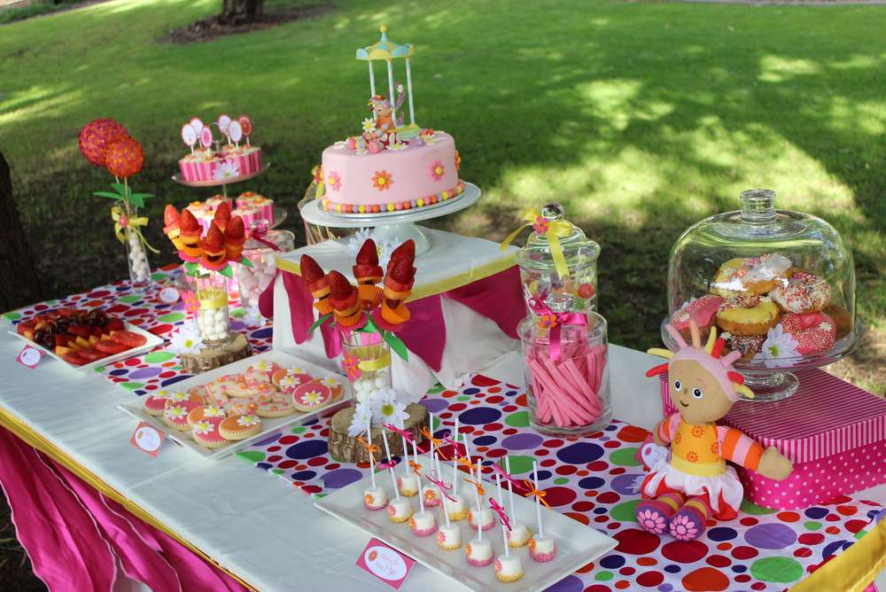 Park Party Food Ideas
 Upsy Daisy In The Night Garden Birthday Party Ideas