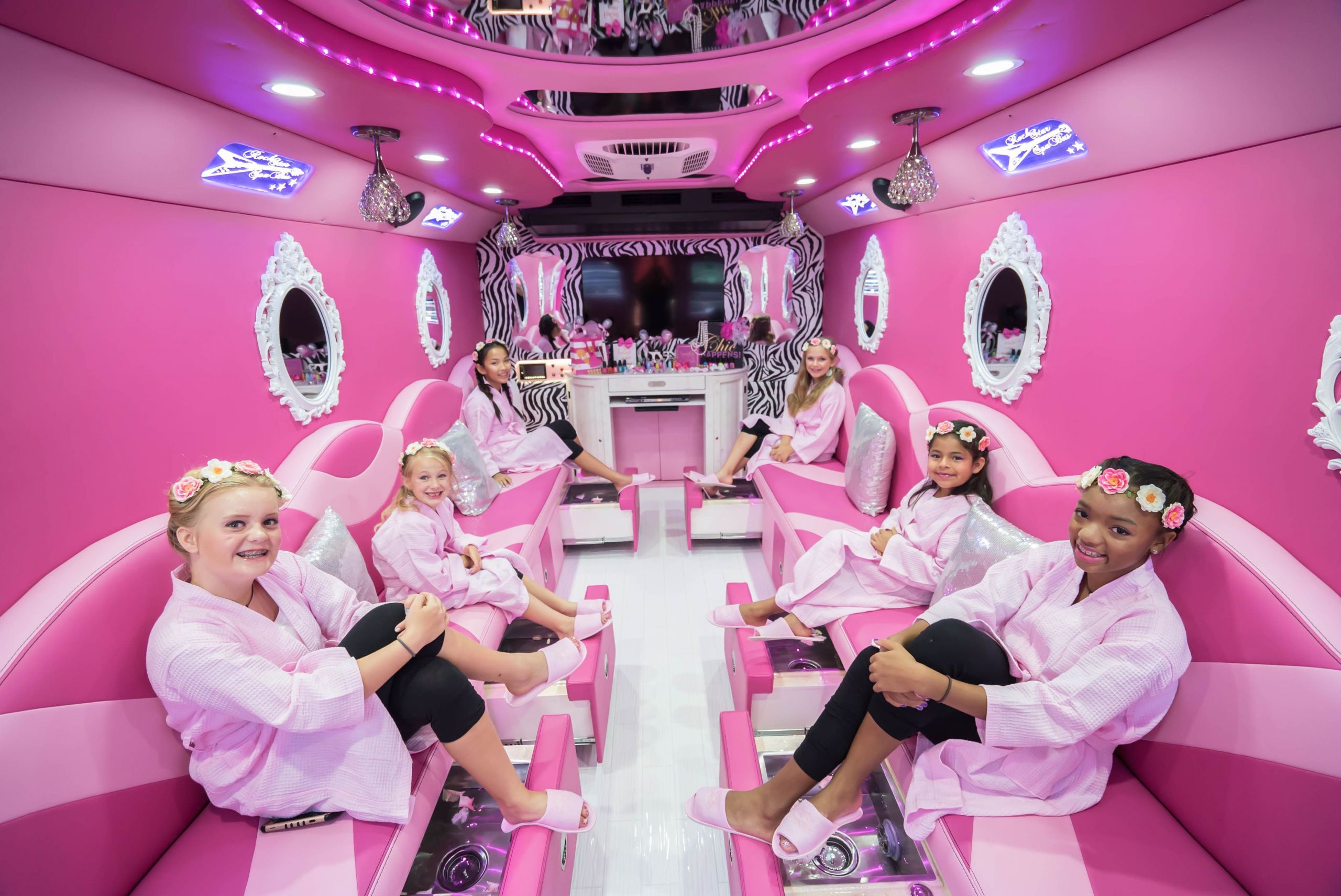Party Bus Kids
 Girls spa parties bus in Katy Kids spa bus mobile
