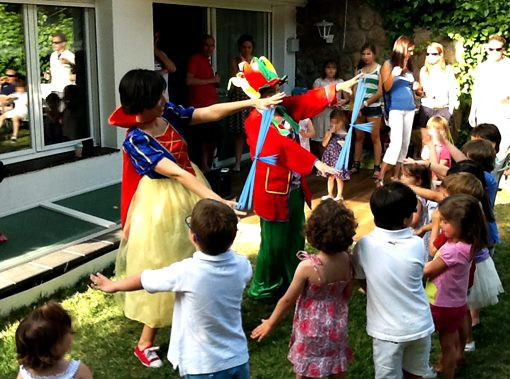 Party Entertainer For Kids
 Children’s birthday party entertainers