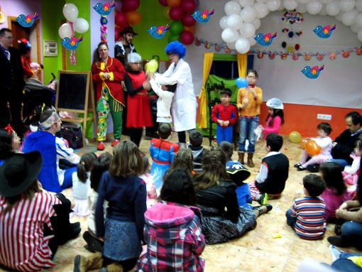 Party Entertainer For Kids
 Kids Party entertainment birthday Birmingham