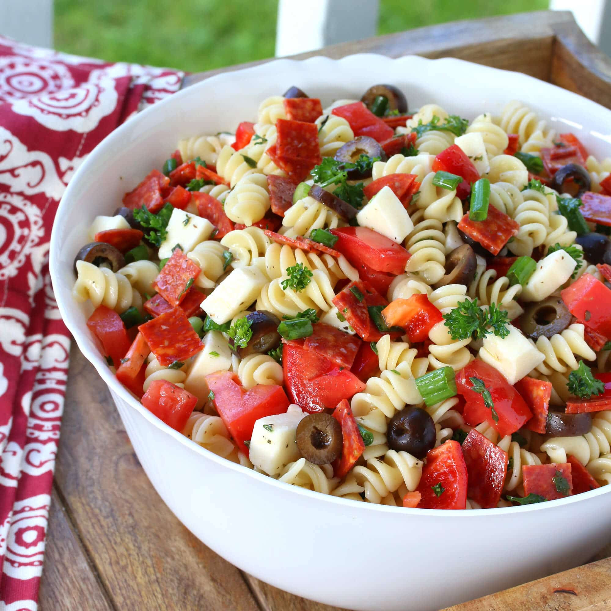 Pasta Salad With Pepperoni
 Pepperoni Pizza Pasta Salad The Daring Gourmet