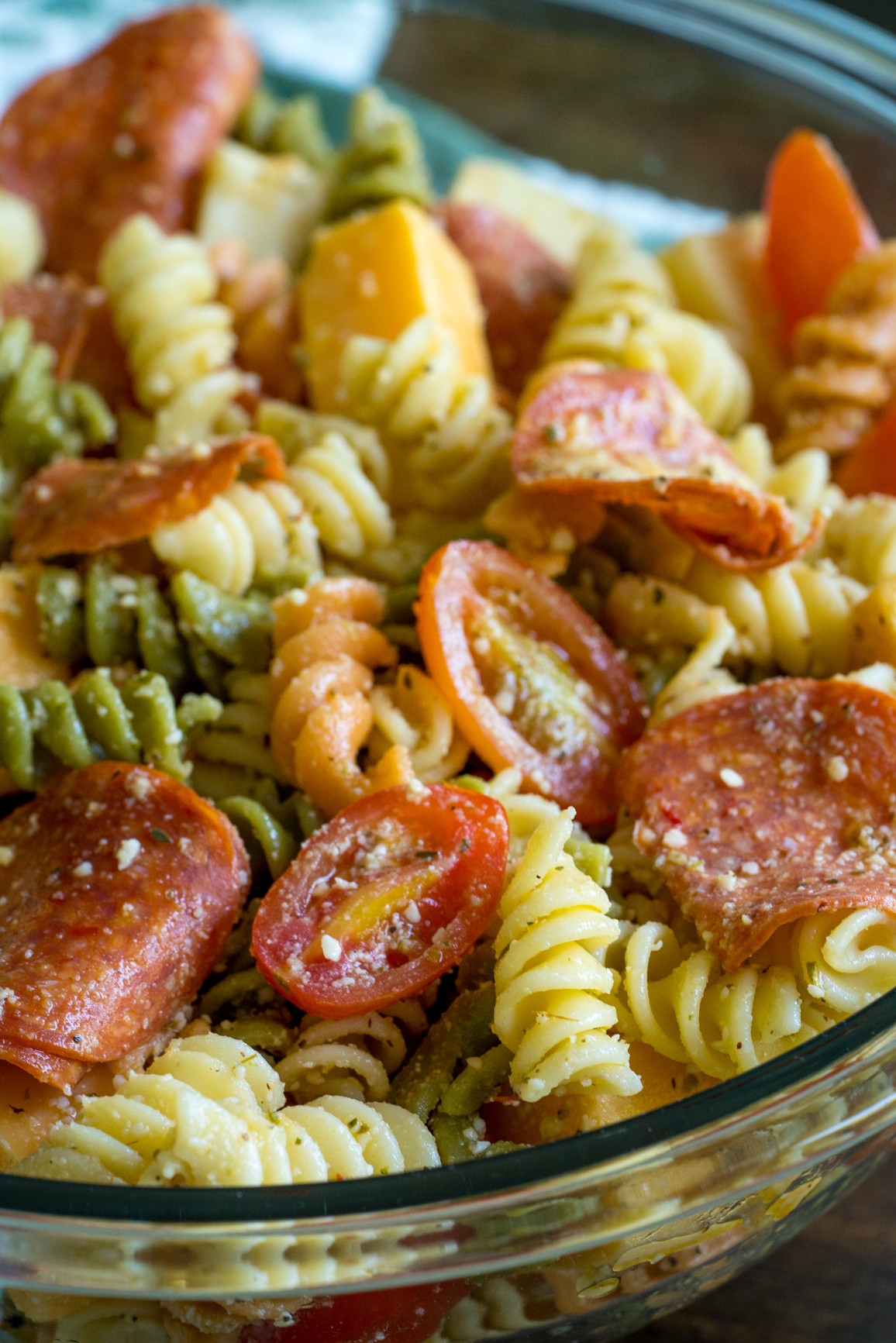 Pasta Salad With Pepperoni
 Pepperoni Pizza Pasta Salad – 12 Tomatoes