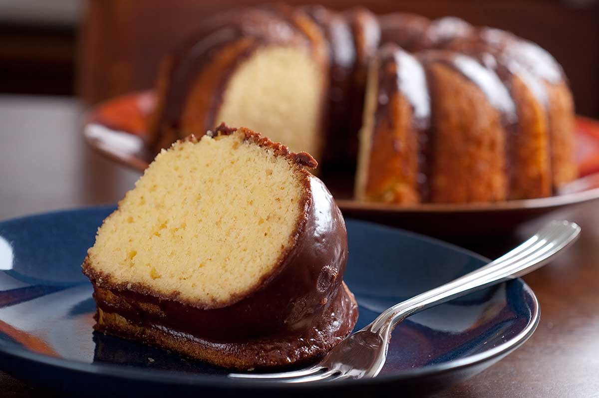 Paula Deen Yellow Cake With Chocolate Frosting
 glaze recipe for cake