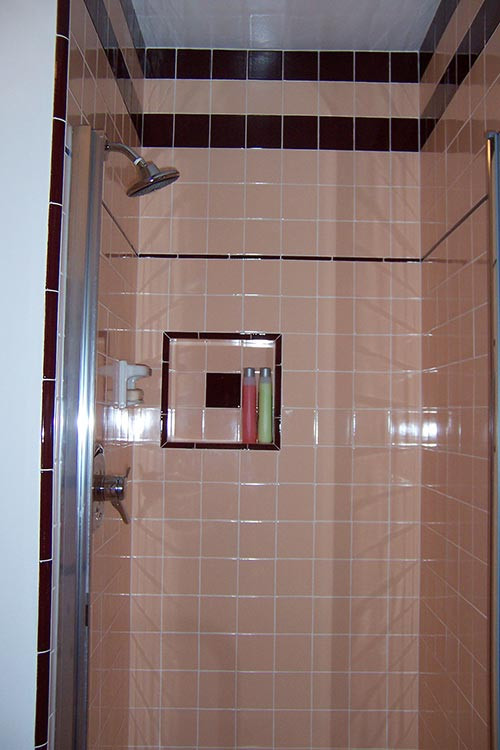 Peach Tile Bathroom
 Marsha saves her peach tile bathroom with help from B&W