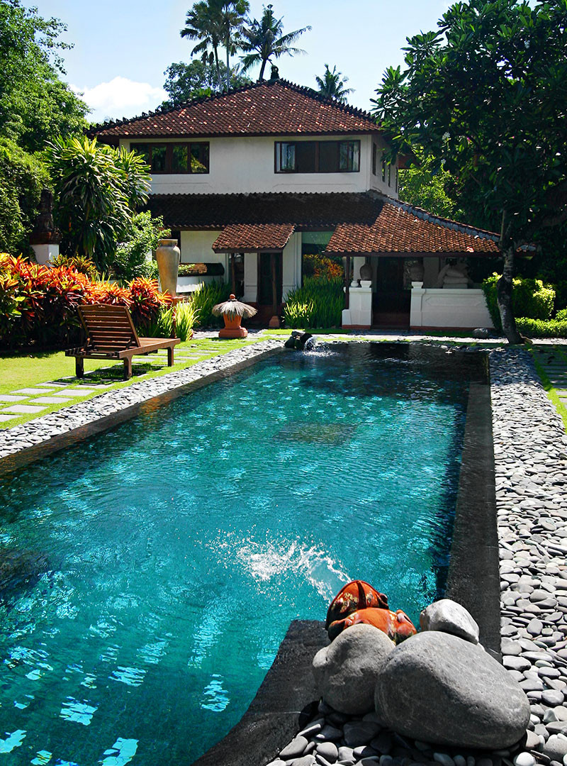 Pictures Of Backyard Pools
 10 Astonishing Houses With Outdoor Swimming Pools