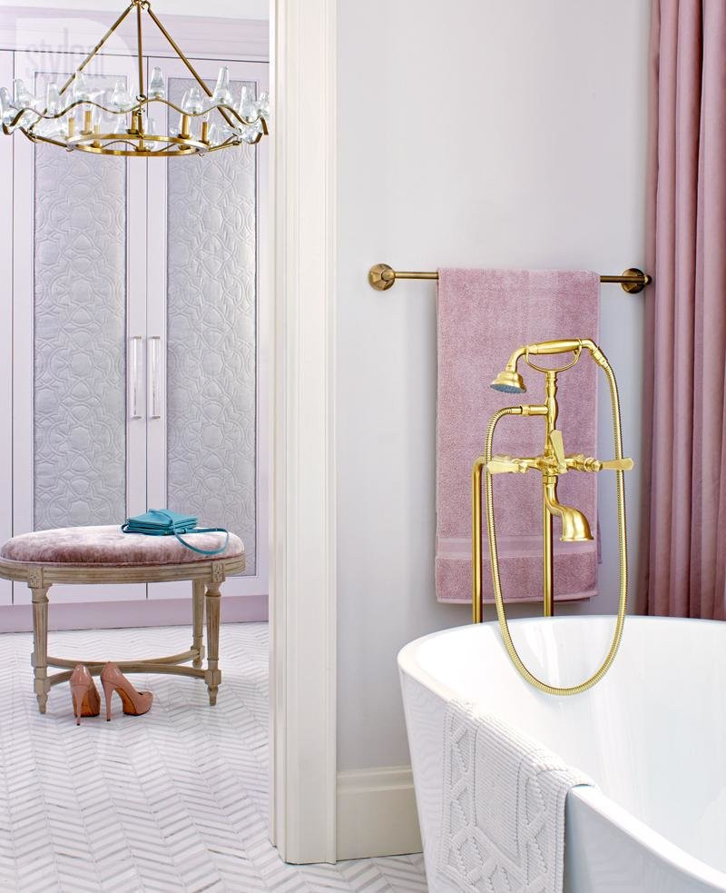 Pink Bathroom Decor
 10 Gorgeous Nude and Blush Pink Living Spaces shoproomideas