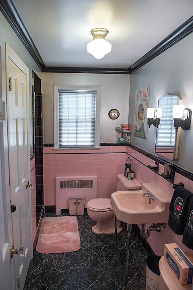 Pink Bathroom Decor
 Spectacularly Pink Bathrooms That Bring Retro Style Back
