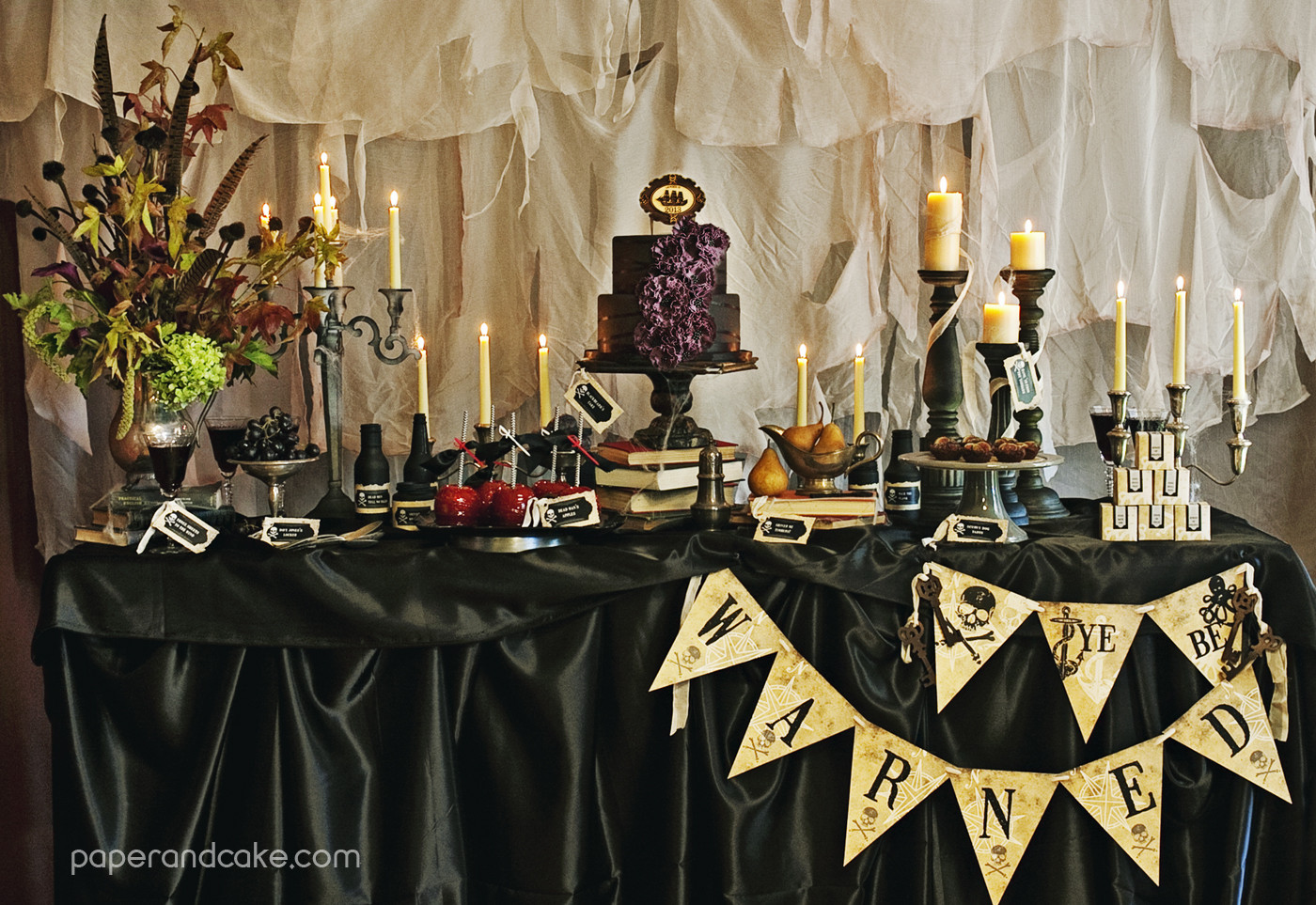 Pirate Halloween Party Ideas
 Haunted Pirate Halloween Printable Party Paper and Cake