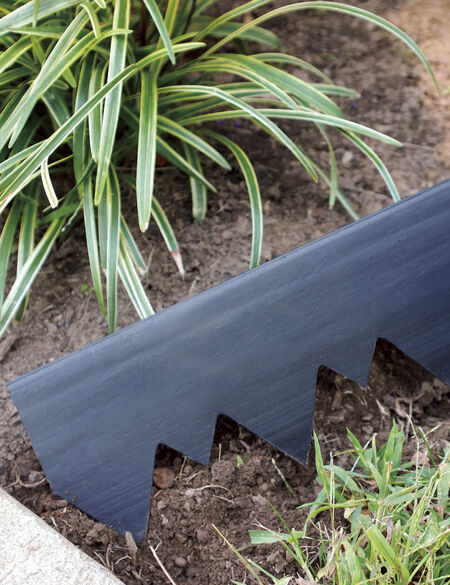 Plastic Landscape Edging
 LandShark™ Pound In Edging 20 Plastic Landscape Edging