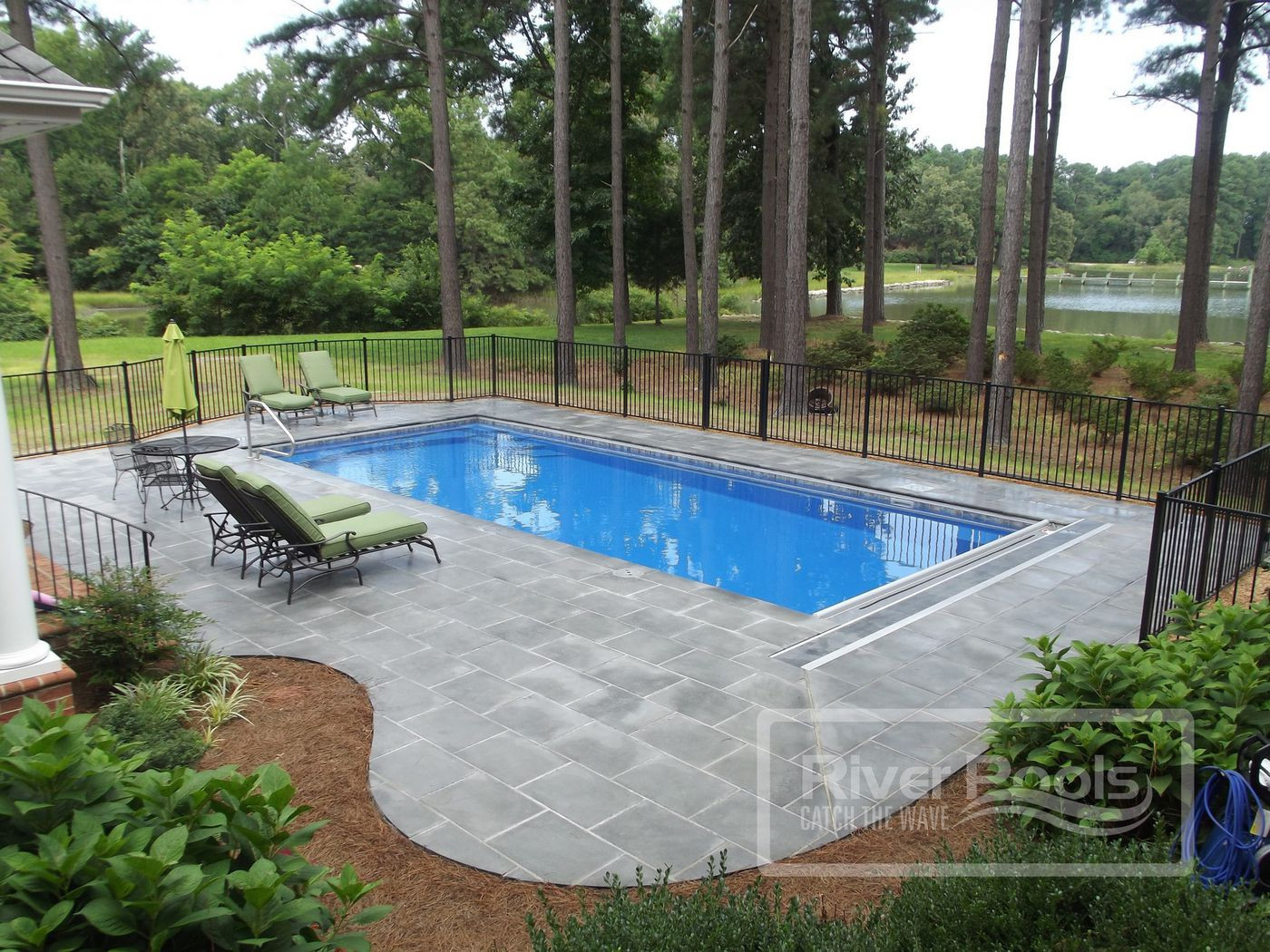 Pool In Small Backyard
 What is the Best Small Pool Design for a Small Yard