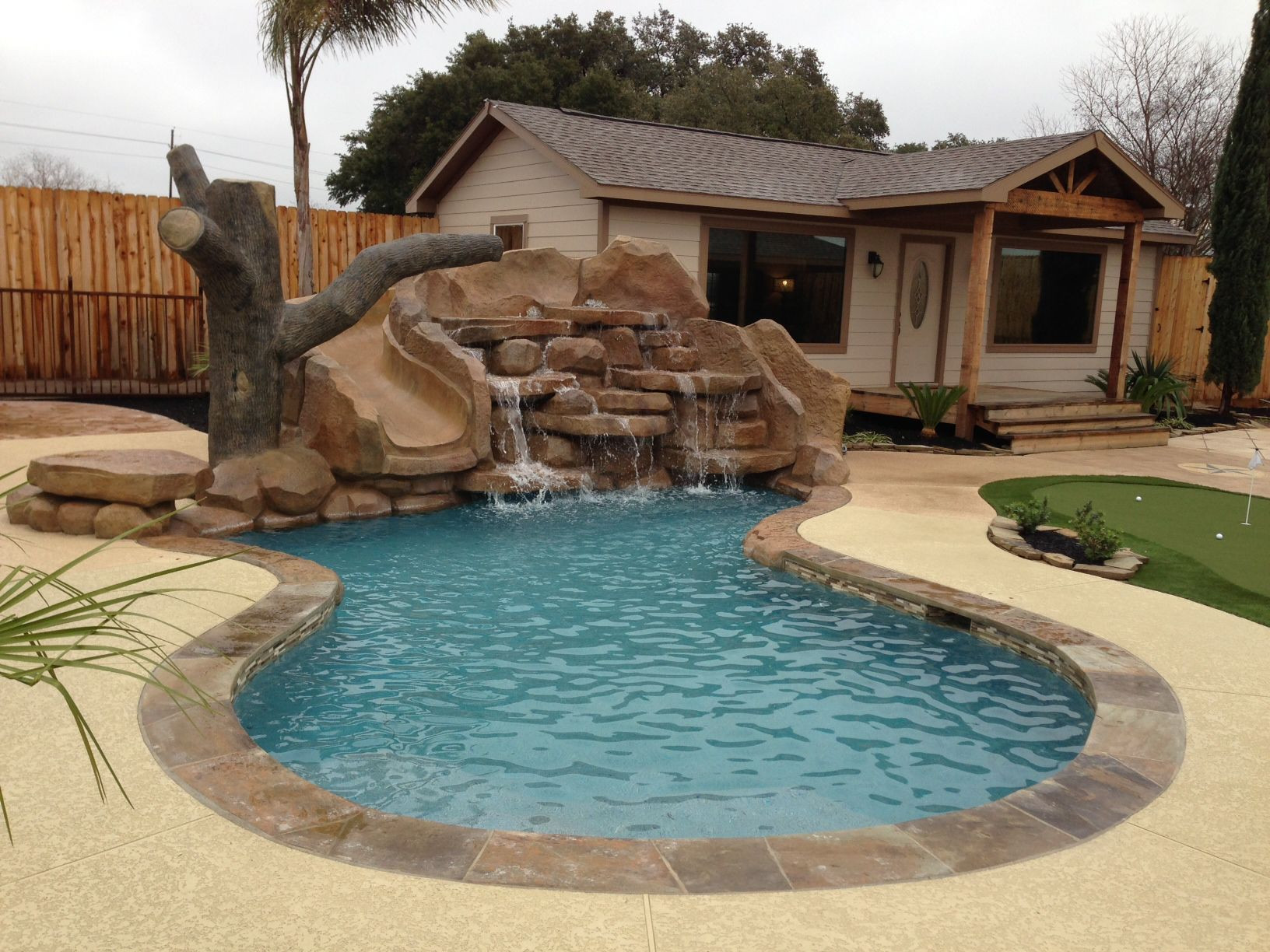 Pools For Small Backyard
 Small Swimming Pools You May Have in a Narrowed Residence